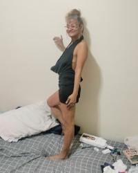 Lazy, old Escort wants to feel young photo