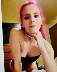Naked MILF photo