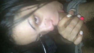 PINKPUSSYXXX CHUPANDO PAU NO CARRO