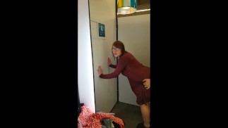 Accidental Creampie - 18yo zerżnięta po raz pierwszy w garderobie