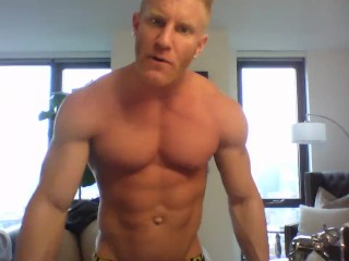 Sesión De Adoración Muscular Con Johnny V