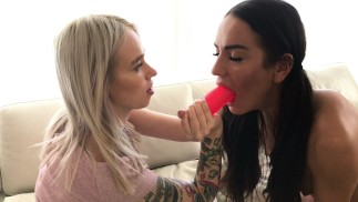 Nataly Gold and Arteya fuck each other