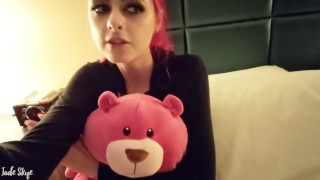 Jade Skye Sexy Vlog Volume I: La spiaggia per nudisti!