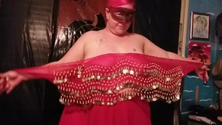 Sugar se déshabille de son costume de danseuse du ventre #HALLOWEEN2019