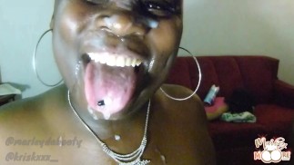 Ele me amordaçou com sua BBC e gozou na minha cara! FT. @KRISKXXX_ NO TWITTER