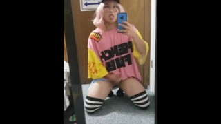 Cute asiatique femboy jouit