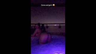 Dani Daniels . com - Public Hot Tub Snap Show