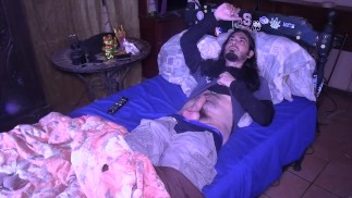 Handjob + Selbstsperma Essen Freitag 30. (Angle1)