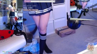 視聴者からのパッケージを開くTWITCHストリーマー(NAUGHTY)(SHYPHOEBE)