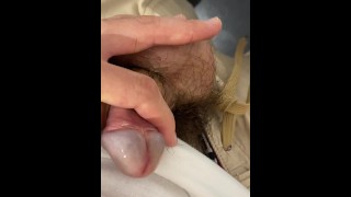久しぶりにアップ　pornkaz おしっこ動画　穴までしっかり撮影　無修正　素人　公衆トイレ
