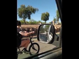 Me Masturbo En Mi Auto Mientras La Gente Camina Alrededor Mio (REAL PUBLICO)