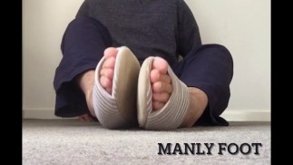 Chinelos macios confortáveis para meus pés masculinos sedutores - Sinta-se tão seguro e seguro neles - Manlyfoot