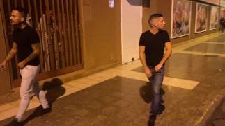 Dos perras Meando en la calle I Pablo y Sebas
