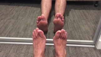 Espelho espelho me fez jogar footsies comigo mesmo - Manlyfoot