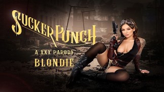 Busty April Olsen AS SUCKER PUNCH BLONDIE vous veut du porno VR très profond