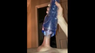 Éjaculation tire de haut en Fleshlight comme le volcan