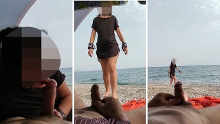 Dick flash - Une fille m'a surpris en train de me branler sur une plage publique et m'a aidé à jouir