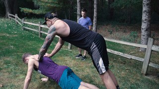 TwinkTop - 3 nadržený, visel kluci bez sedla jejich sexy sportovní trenéři DILF
