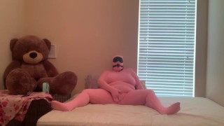 Pink Zentai BBW masturbating 