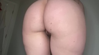 Utilise moi et jouis sur mon gros cul