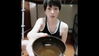 débardeur Beau pipi japonais ! Pisser beaucoup dans une tasse ! 051