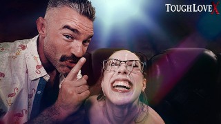 TOUGHLOVEX Seul au théâtre avec Jackie Hoff