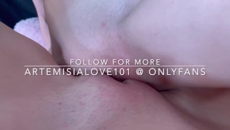 Artemisia Love vraie lesbienne POV : elle frotte sa chatte humide sur le mien