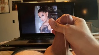 Je jouis jusqu’à Ariana Grande