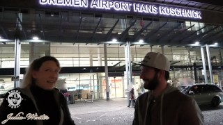 Nous avons baisé dans l’aéroport!!