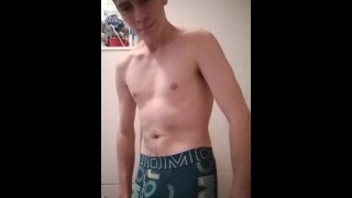 Video fatto prima di iniziare la doccia 🥵😘💪🏻✌🏻