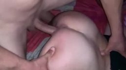 Minnaar friet hete vrouw Karina met kanker voor een cuckold en giet haar poesje met sperma