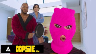 OOPSIE-卑劣なトランスベイブKorra Del Rioキャッチ&ラフな三人組+フェイシャルで規律!