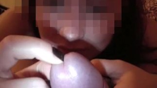 Zabawa paznokciami z cewką moczową - zbliżenie