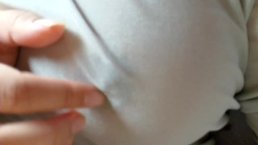 シースルートップス越しに勃起乳首を可愛がってオホオホする爆乳女子。
