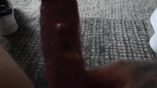My bbw neighbor has a sexy juicy booty id love to rub on