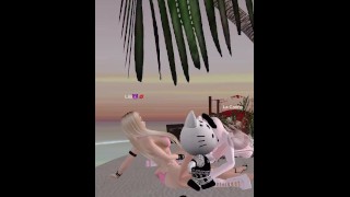 Huge Tits lésbicas fazendo tesoura na praia em público