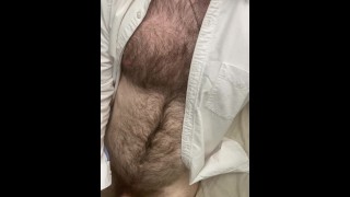 POV papa baise son jouet en gémissant et en parlant sale