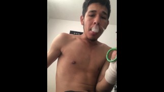 Fumando un poco de marihuana en narguila. Alguien de mis seguidores fuma?