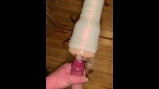 Virgin utilise fleshlight et perd la tête