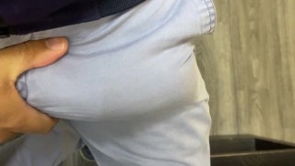 オフィスで骨抜きをして、トイレに行き着いた