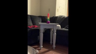Hot Fit Guy Jezdí BESTFRIEND Dildo, Zatímco Ona Není Doma