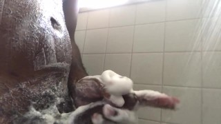 Lavare questo incredibile grande cazzo sexy per la futura moglie