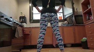 gym training instructeur geeft me mijn privélessen bij hem thuis en geeft me uiteindelijk sekslessen