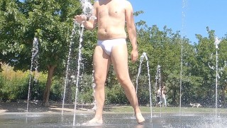 Waterplein deel 2 openbaar nat in witte slip