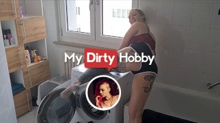 MyDirtyHobby - Demi-soeur donne une leçon à son demi-frère