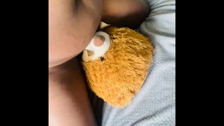 Humping mon ours en pelte, besoin d’être léché
