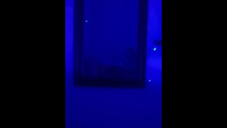 Chambre noire et un gode