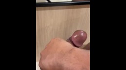Черный Голавль Дрочит и Много Кончает