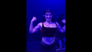 Derrière la scence dans la salle de gym - Mikitabby