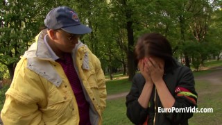 Nowy kutas pomoże jej zapomniec o jej chłopaku, który ją właśnie zostawił